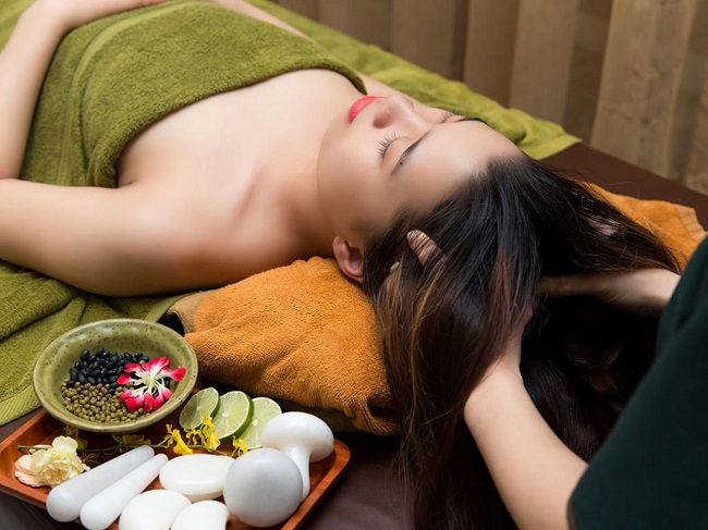 Dịch vụ gội đầu dưỡng sinh kết hợp massage thư giãn tại Cham Riverside Đà Nẵng