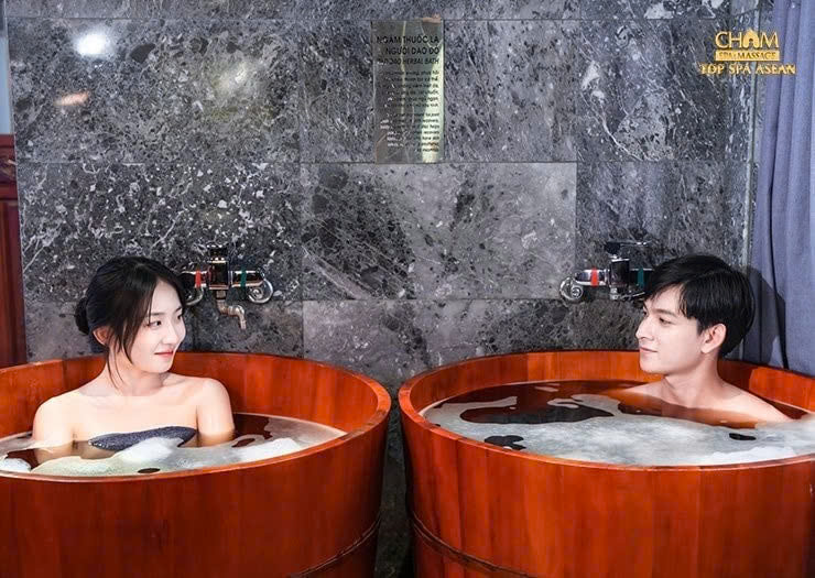 Lá Dao Đỏ